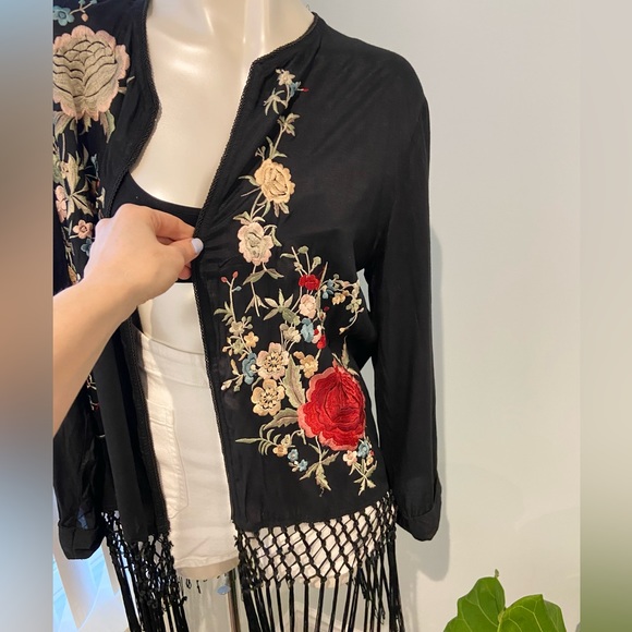 ✨✨SOLD✨✨Zara Bohemian embroidered kimono - Picture 7 of 10